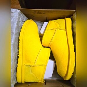 Kids UGG Boots size 6